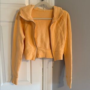 Lululemon Women's light orange scuba